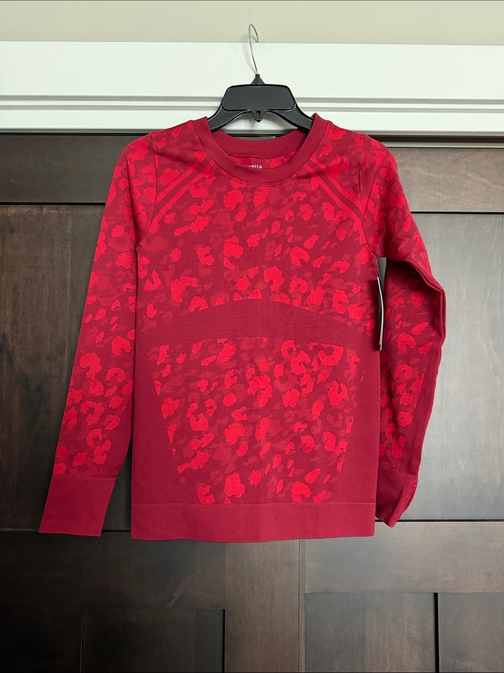 Zella Women’s Seamless Long Sleeve Top in Red Animal Print size Small